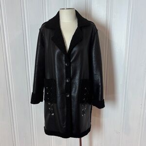 Classic Black Faux Shearling Jacket – Size Large (estimated)